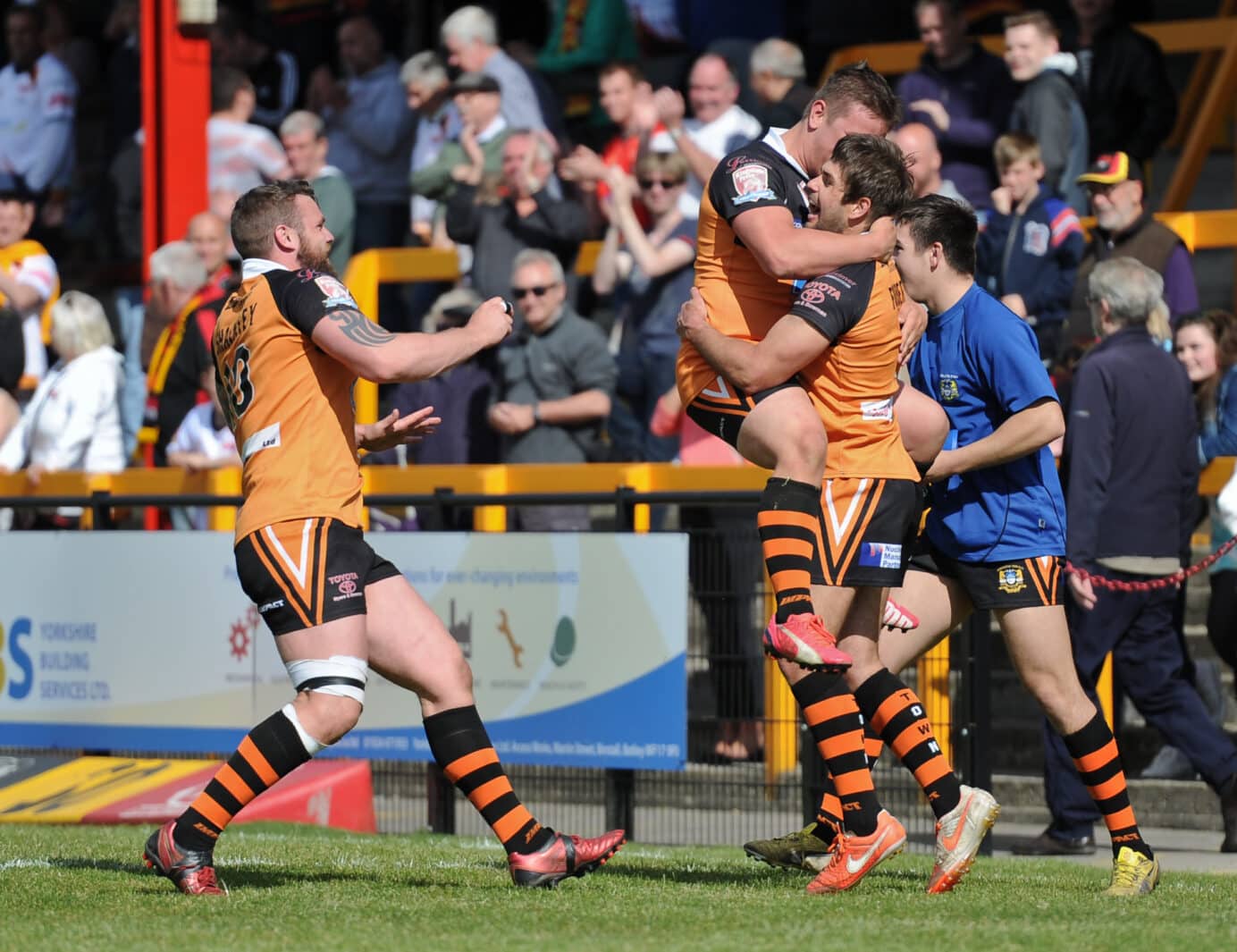 2015 - Dewsbury v Workington - Carl Forber is mobbed after drawing the game 1